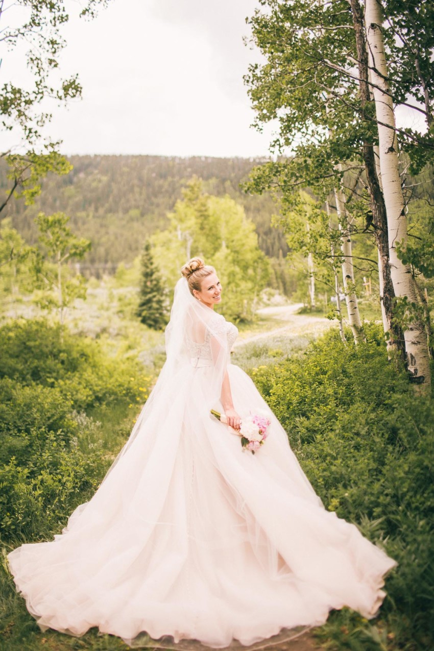 016_Crested Butte Wedding Photographer Secret Stash Woods Walk Ceremony Jamie Blue Bird Events Boho Epic Stars