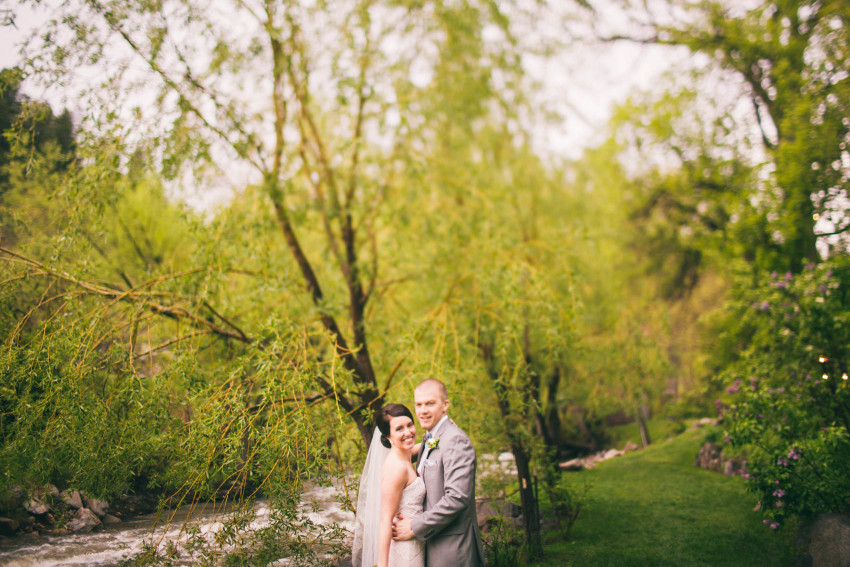 Kayla Jeremy Wedgewood Boulder Rainy Wedding Umbrella-040