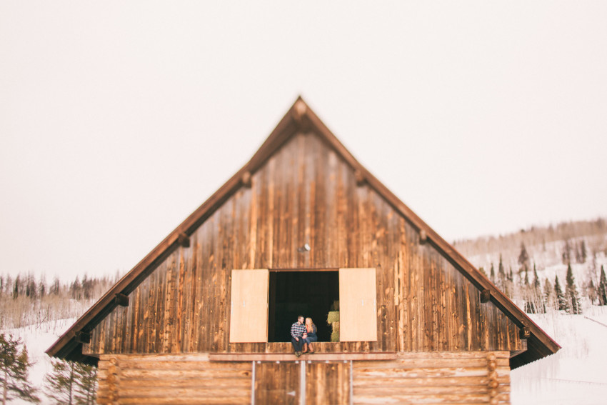 Kori Dan Engagement Steamboat Springs Vista Verde Ranch Horses Barn Snow Winter-018