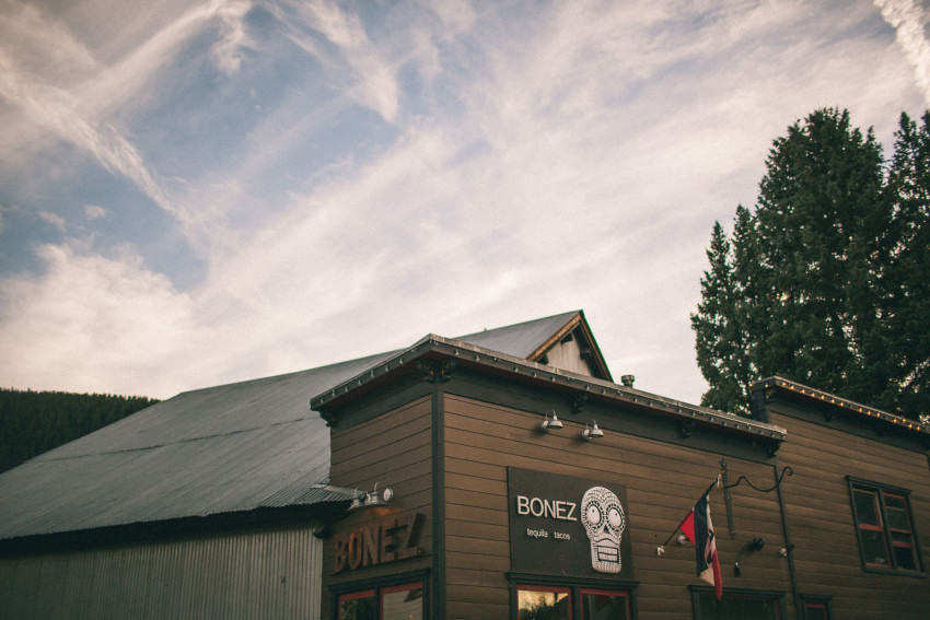 042 Crested Butte CO Harmel Country Dude Ranch Bonez Fun Laid-back Live Music Reception Mt Crested Butte Beautiful Ceremony In Woods Lauren Matt