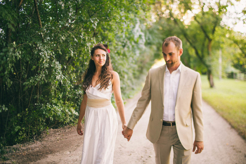 066 Mukwonago Milwaukee WI Barn DIY Laid-back Country Bride Groom Walking Creative Sweet Danny Andrea