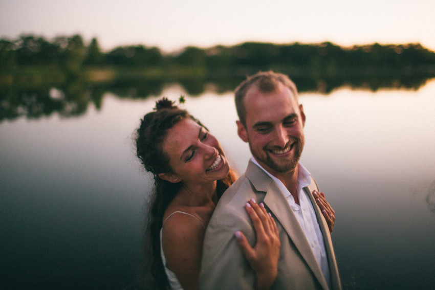 118 Mukwonago Milwaukee WI Barn DIY Laid-back Country Sweet Couple Portrait Wedding Bride Groom By Lake During Dusk Danny Andrea